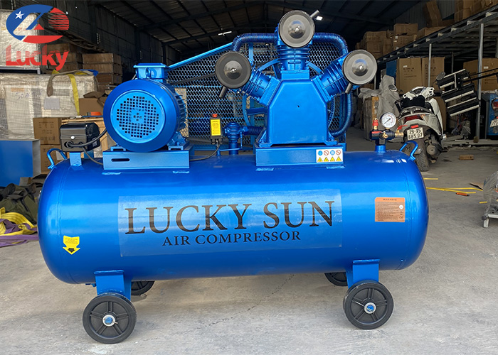 may-nen-khi-khong-dau-300-lit-10hp-lucky-sun-1