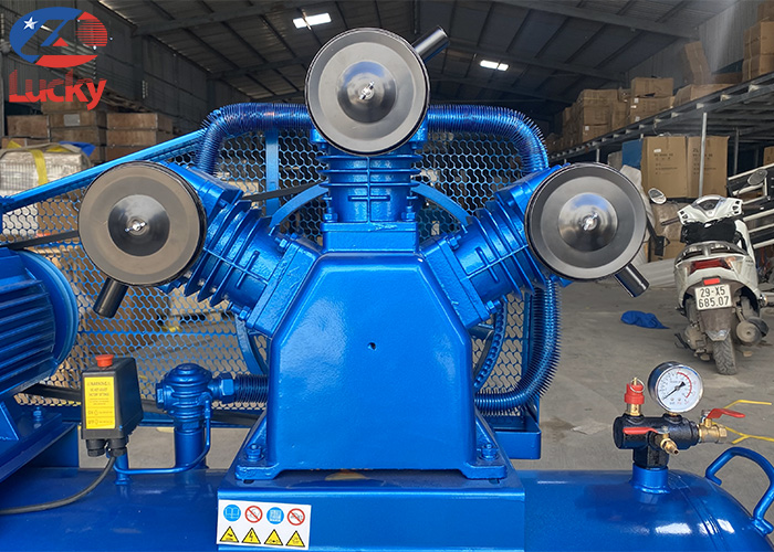 may-nen-khi-khong-dau-300-lit-10hp-lucky-sun-2
